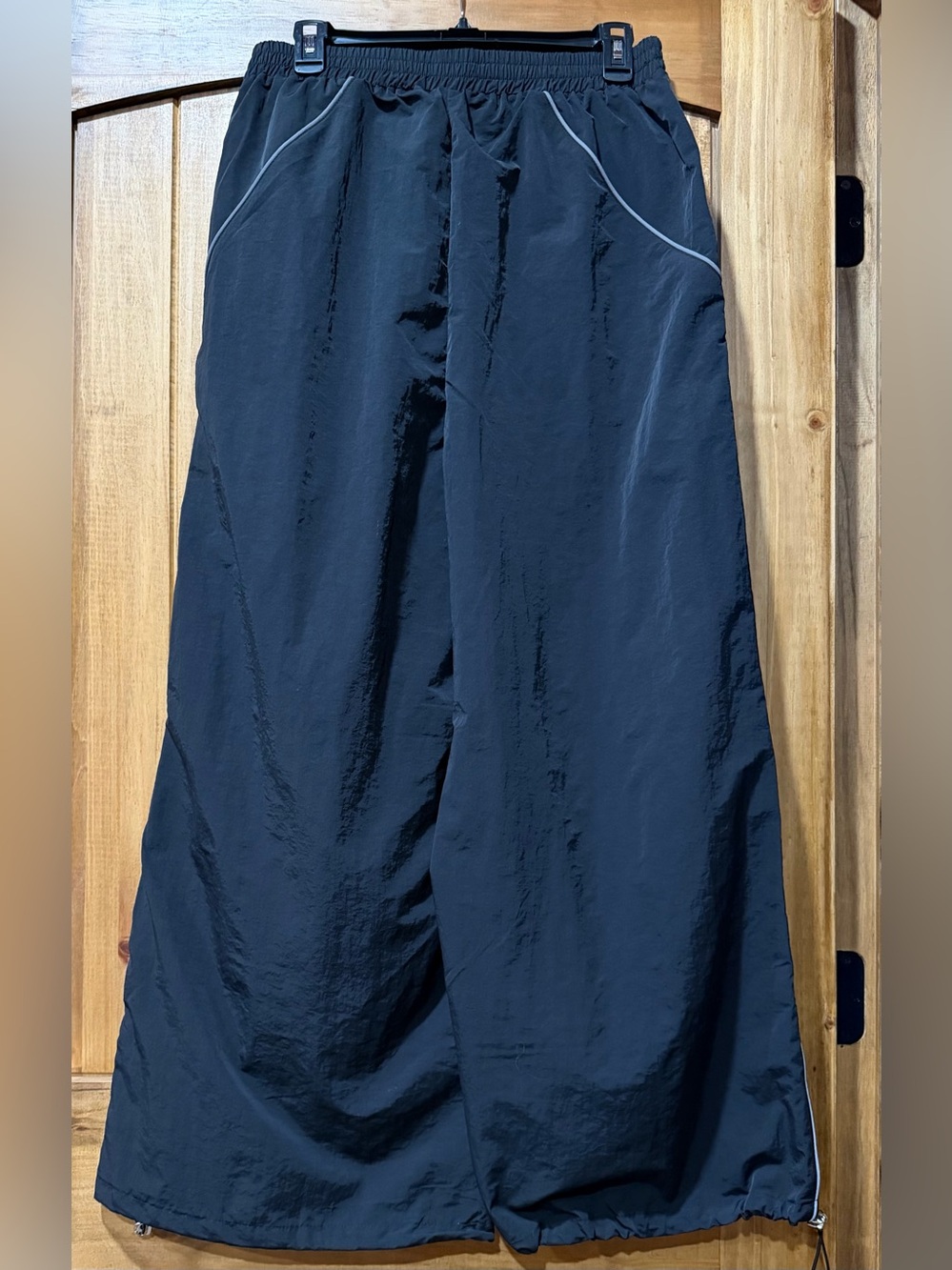 OQQ Black Wide-Leg Track Pants with Cinch Cuffs NWT - Picture 1 of 9